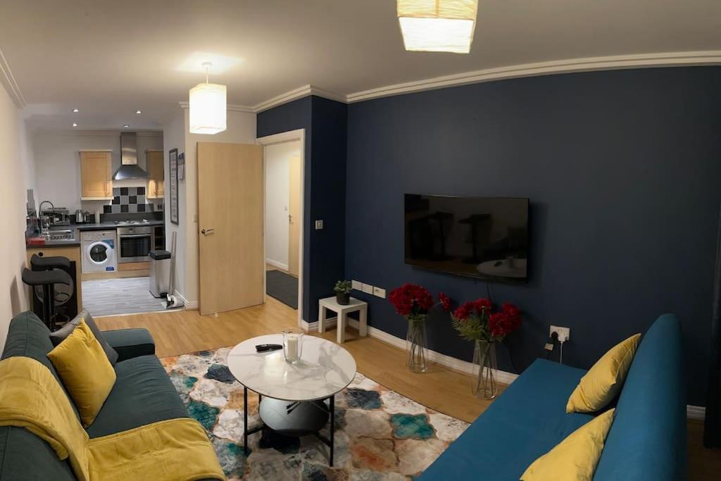 Entire Flat In Ealing Apartment Londra Exterior foto